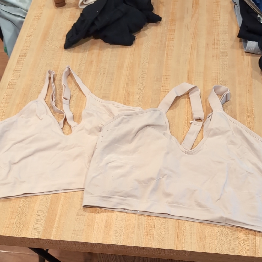 YITTY Cream Sports Bra